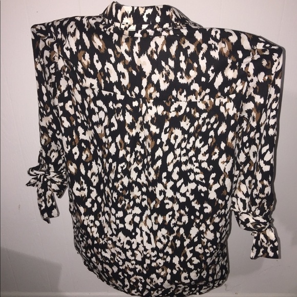 She+Sky size small animal print v neck flowy comfy soft ho low - Picture 7 of 8